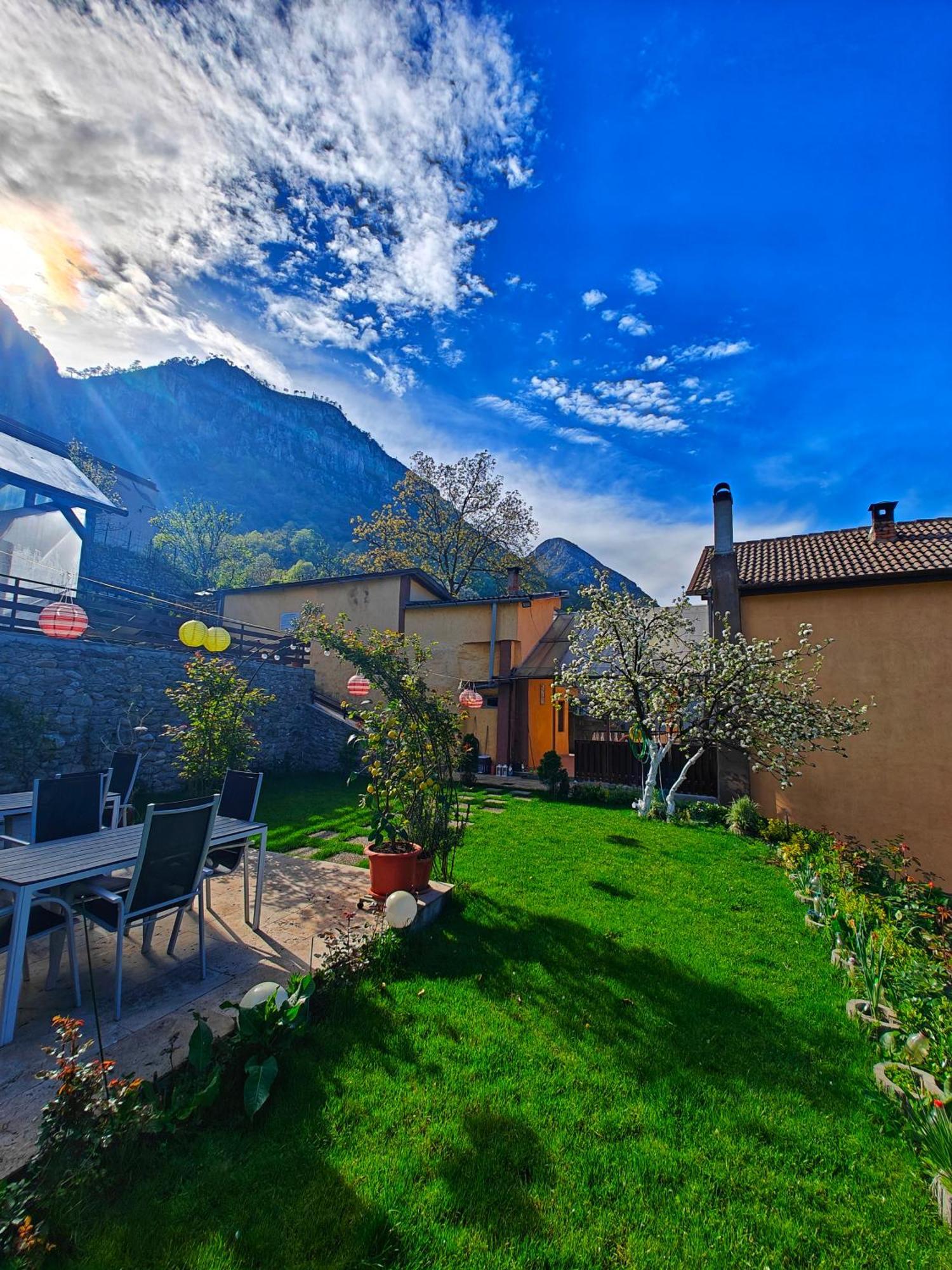 Appartement Casa Miclau à Băile Herculane Extérieur photo