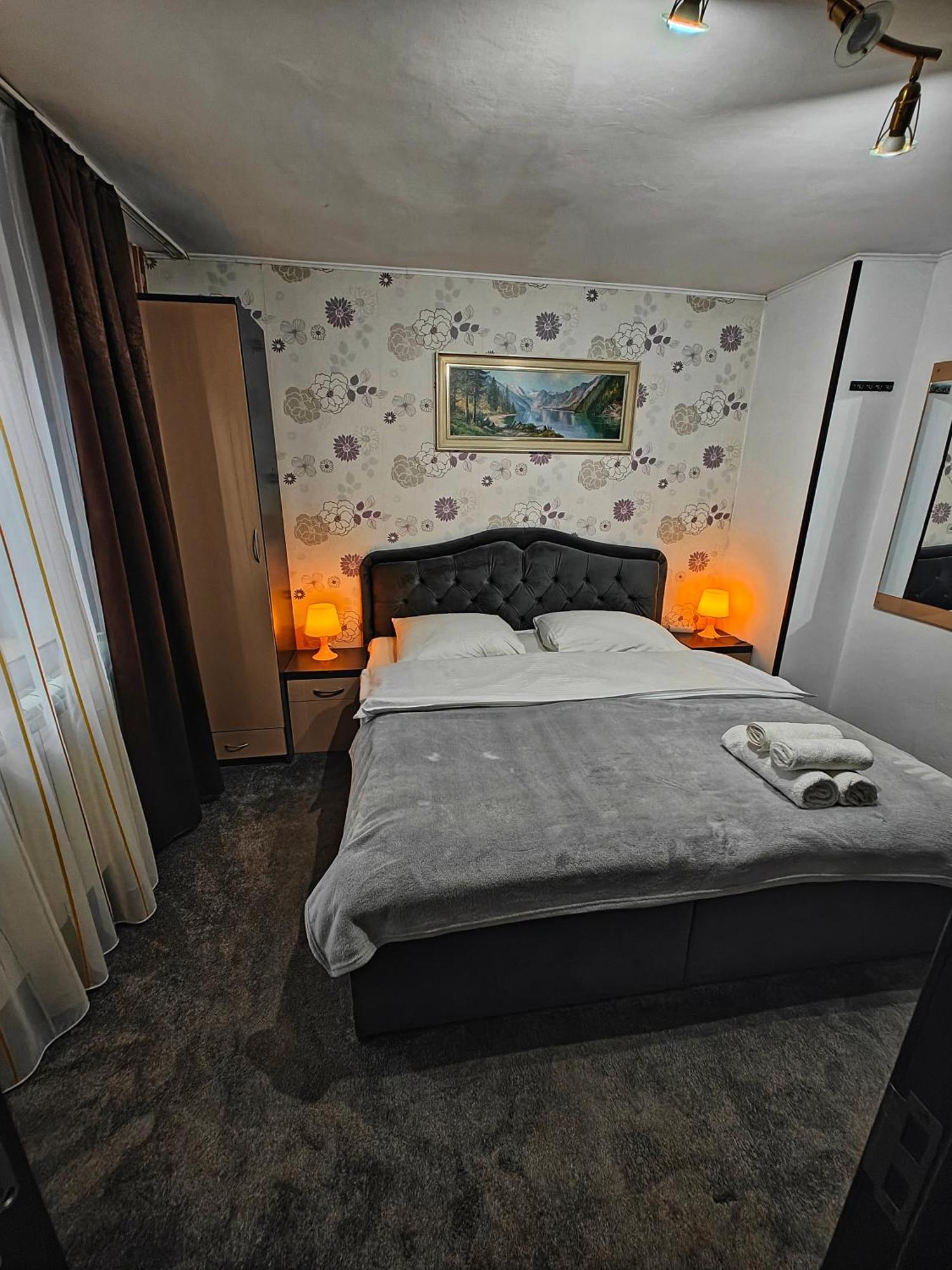 Appartement Casa Miclau à Băile Herculane Extérieur photo