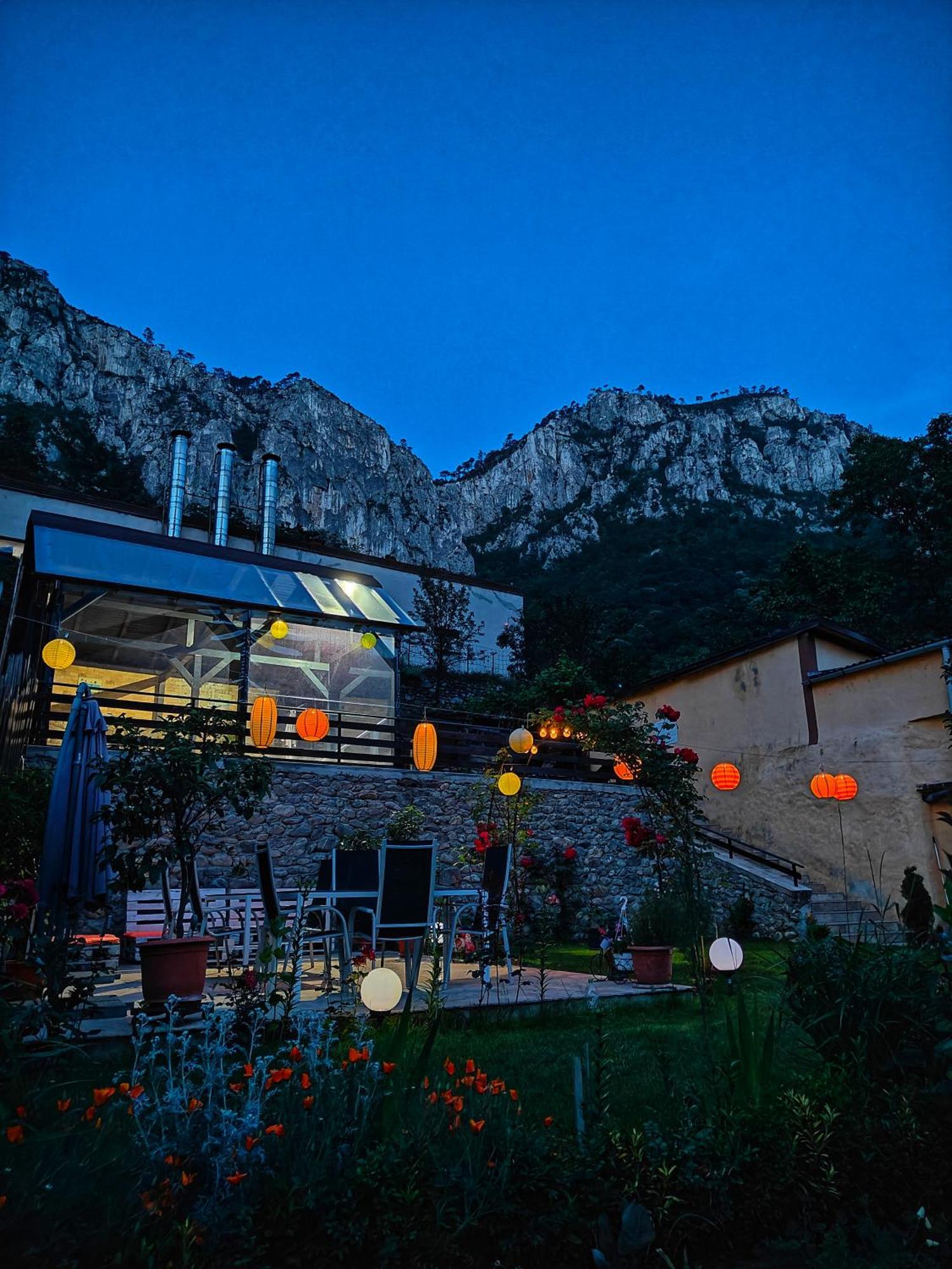 Appartement Casa Miclau à Băile Herculane Extérieur photo